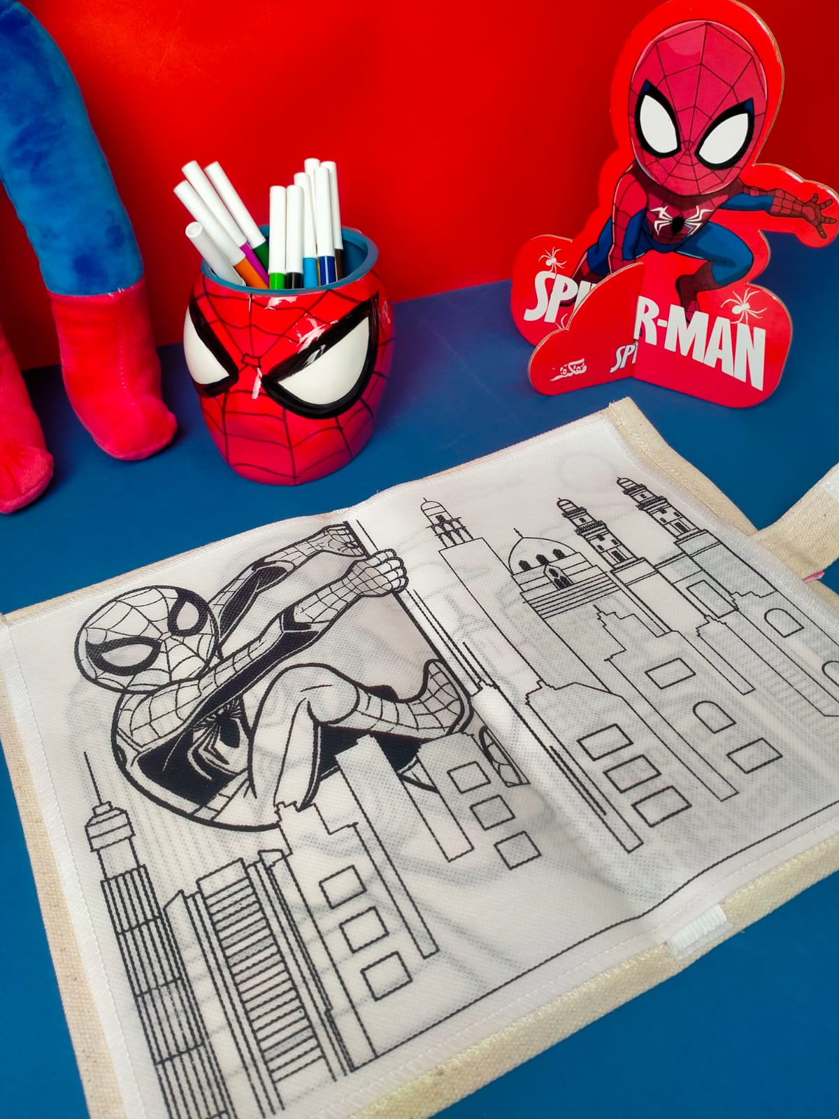 SPIDER MAN WASHABLE COLORING BOOK