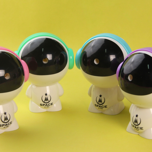 Space manual pencil sharpener